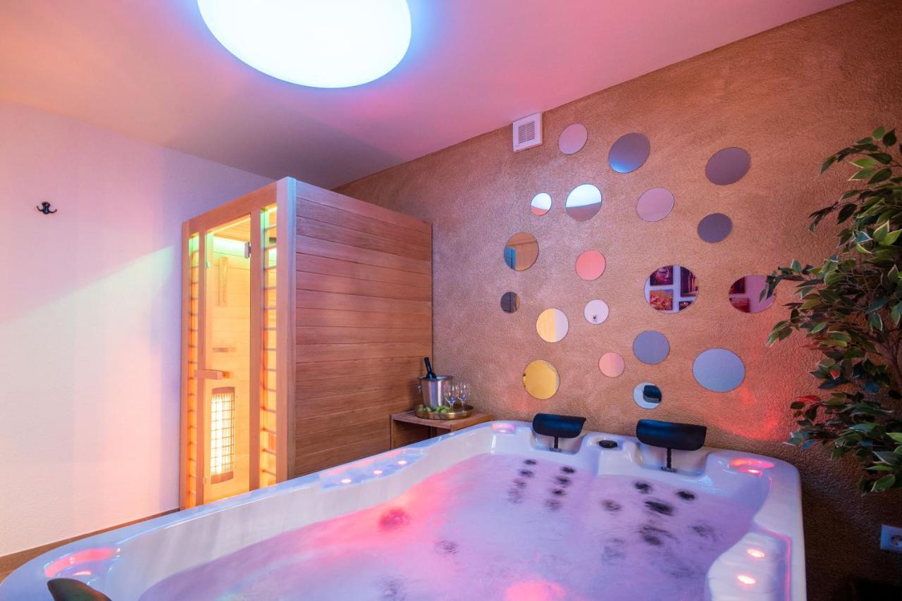 Wellness Studio D'Or - Exclusive New Apartment With Whirlpool, Sauna, Sunny Terrace, Private Parking Poreč Exteriör bild