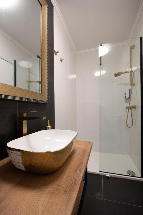 Wellness Studio D'Or - Exclusive New Apartment With Whirlpool, Sauna, Sunny Terrace, Private Parking Poreč Exteriör bild